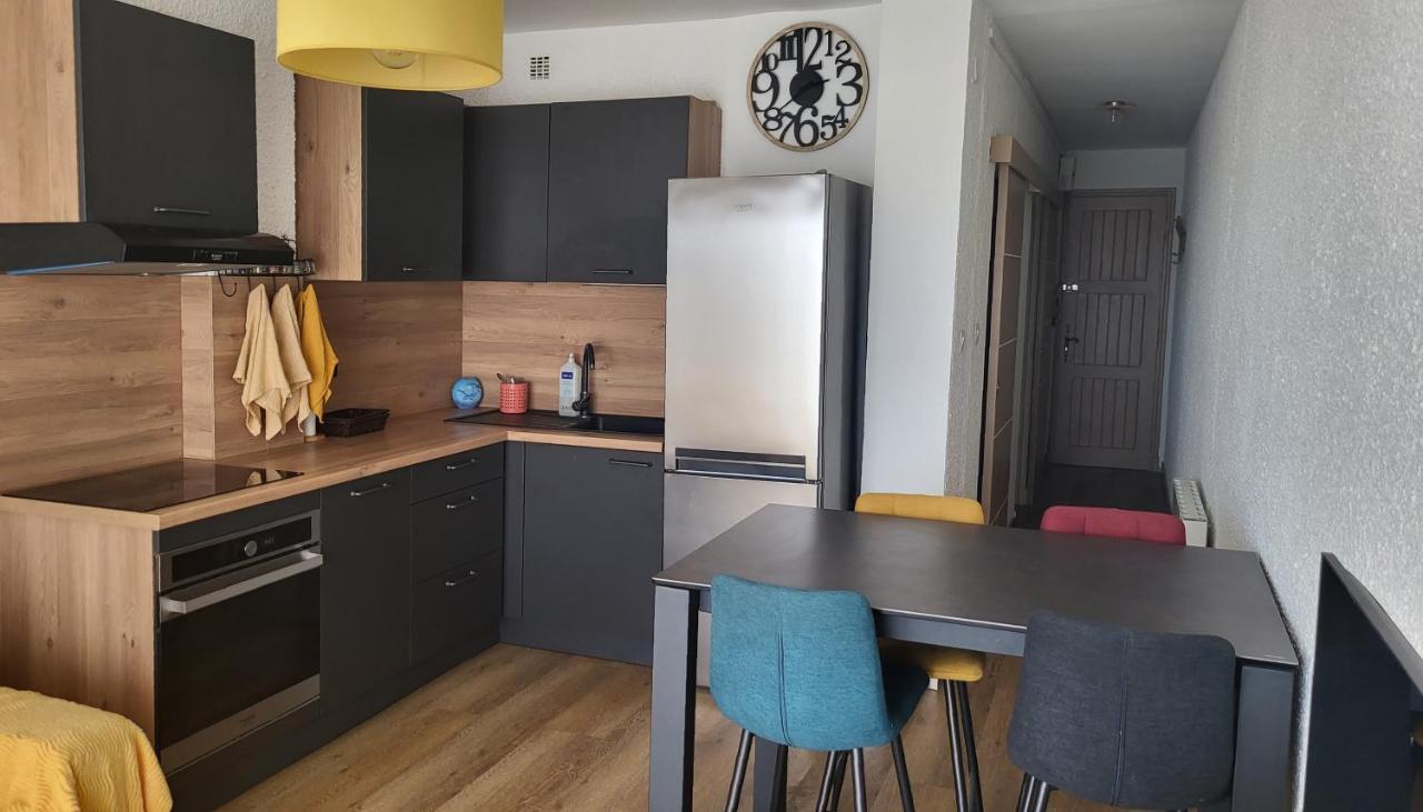 Adorable Petit Appartement Avec Magnifique Vue Sur Le Port De Canet Eksteriør billede